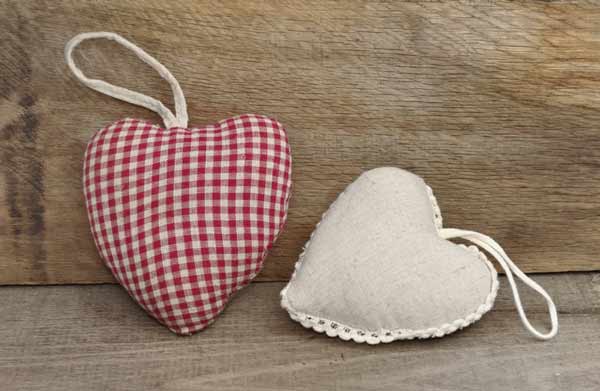 corazones para colgar hechos a mano